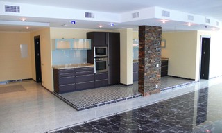 Appartement en première ligne de plage à vendre, Mille d' Or, Marbella - Puerto Banús 9