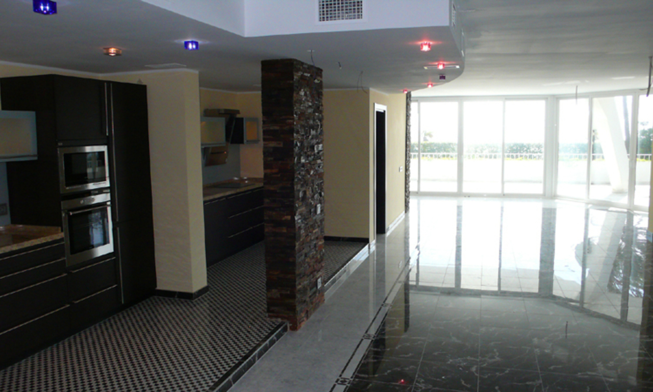 Appartement en première ligne de plage à vendre, Mille d' Or, Marbella - Puerto Banús 10