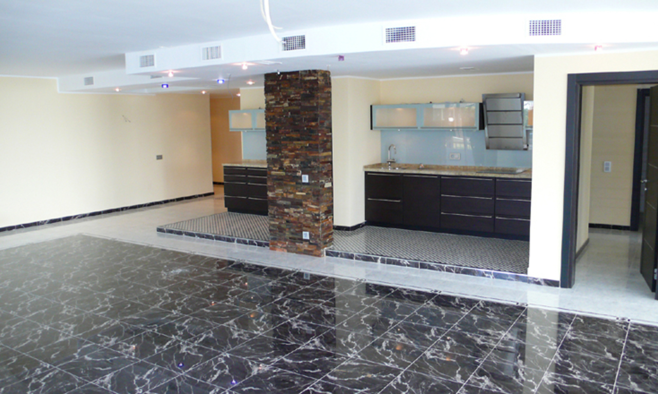 Appartement en première ligne de plage à vendre, Mille d' Or, Marbella - Puerto Banús 11