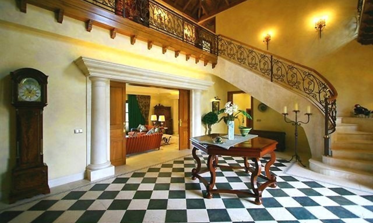 Villa de luxe à vendre, dans la zone de Marbella - Benahavis, complexe de golf fermé et sécurisé 4