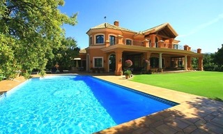 Villa de luxe à vendre, dans la zone de Marbella - Benahavis, complexe de golf fermé et sécurisé 1