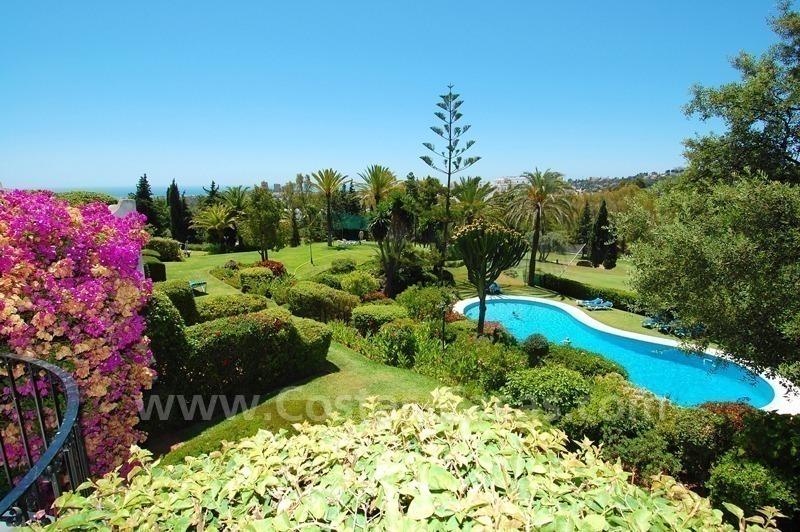 Opportunité! Maisons jumelées à vendre en première ligne de golf à Nueva Andalucía, Marbella