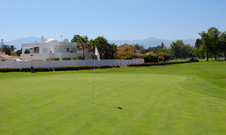 Villa en première ligne de golf et de plage à vendre à Marbella 4