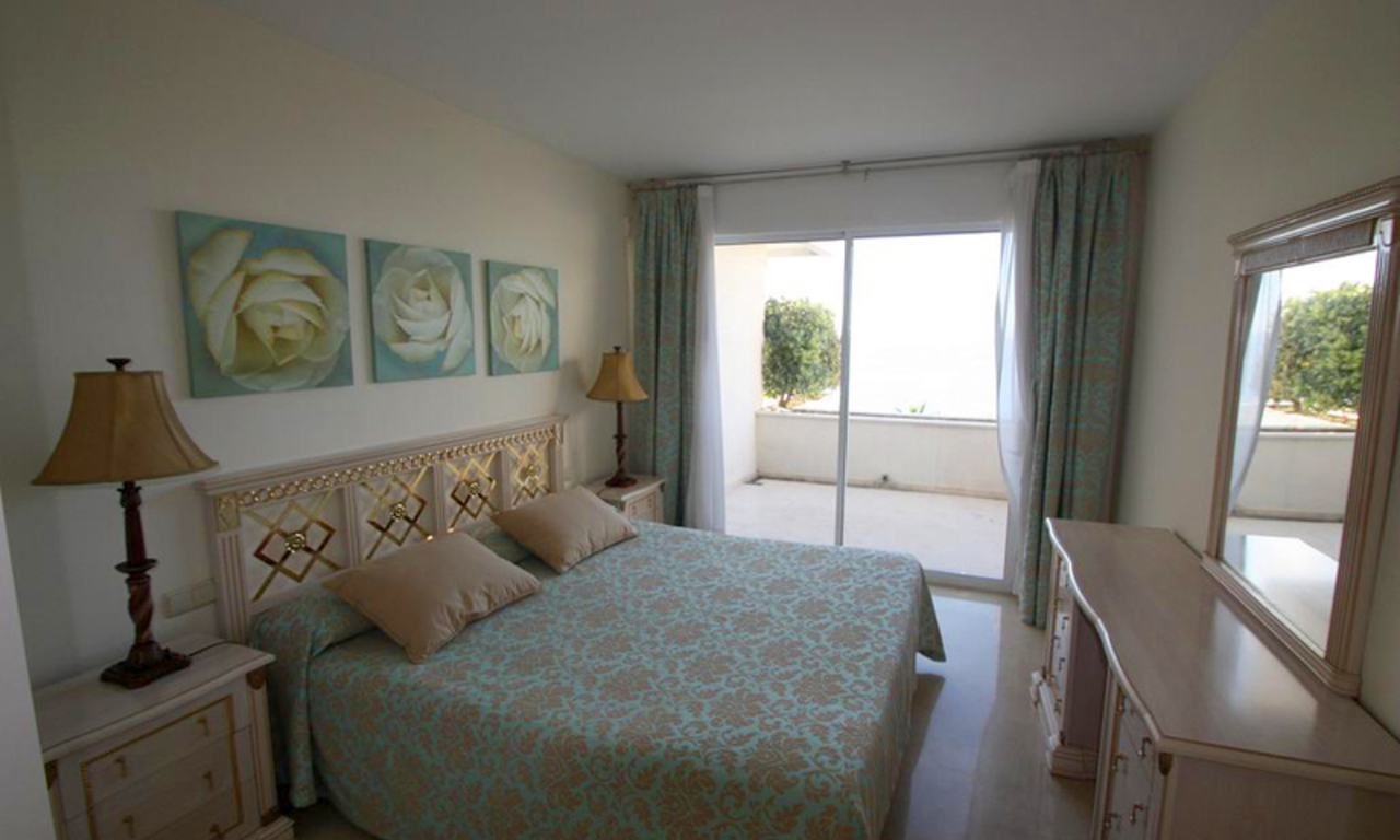 Estepona nouvelle Mille d' Or à vendre: penthouse en première ligne de plage 5