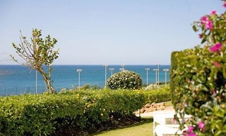 Appartement à vendre avec jardin en première ligne de plage à Cabopino, Marbella 2
