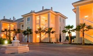 Appartements et penthouses en première ligne de golf à vendre dans la zone de Marbella - Benahavis - Estepona sur la Costa del Sol 4