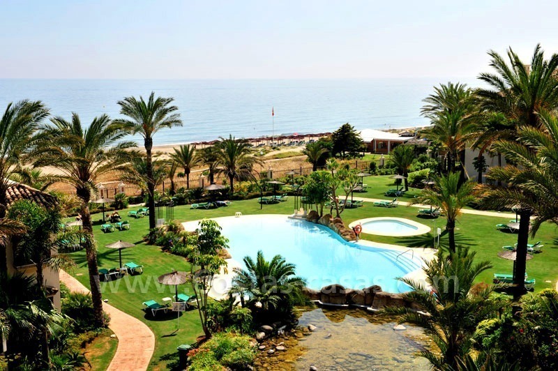 Los Monteros Playa - Marbella: Penthouse exclusif en première ligne de plage à vendre