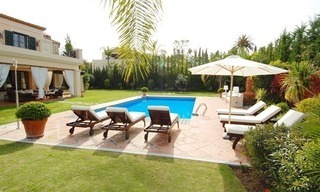 Villa exclusive et élégante à vendre près de Puerto Banús à Marbella 2
