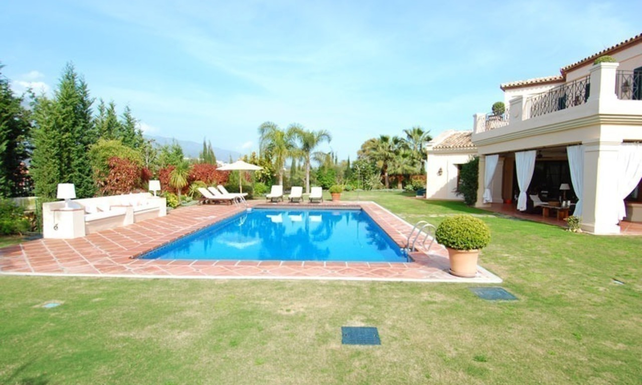 Villa exclusive et élégante à vendre près de Puerto Banús à Marbella 4