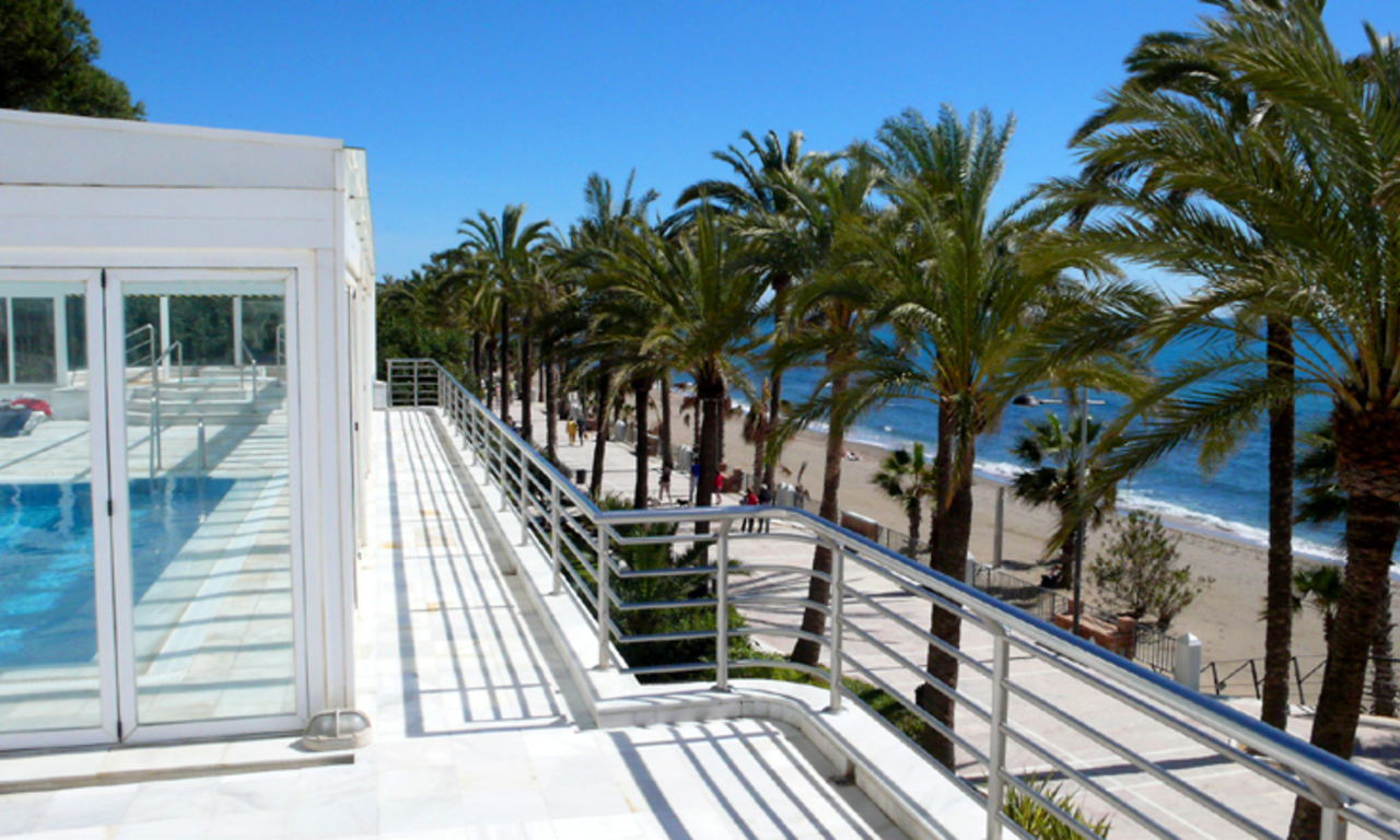 Opportunité! penthouse de luxe à vendre, première ligne de plage sur la Mille d' Or - Marbella centre 2