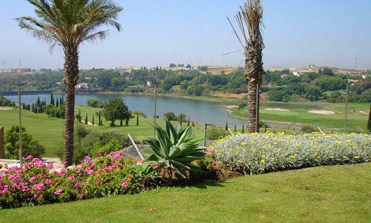 Villa de luxe de style contemporain à vendre, première ligne de golf, dans la zone de Marbella - Benahavis 10