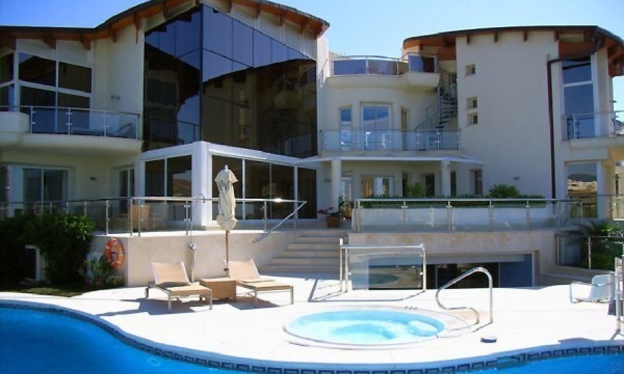 Villa de luxe de style contemporain à vendre, première ligne de golf, dans la zone de Marbella - Benahavis 5