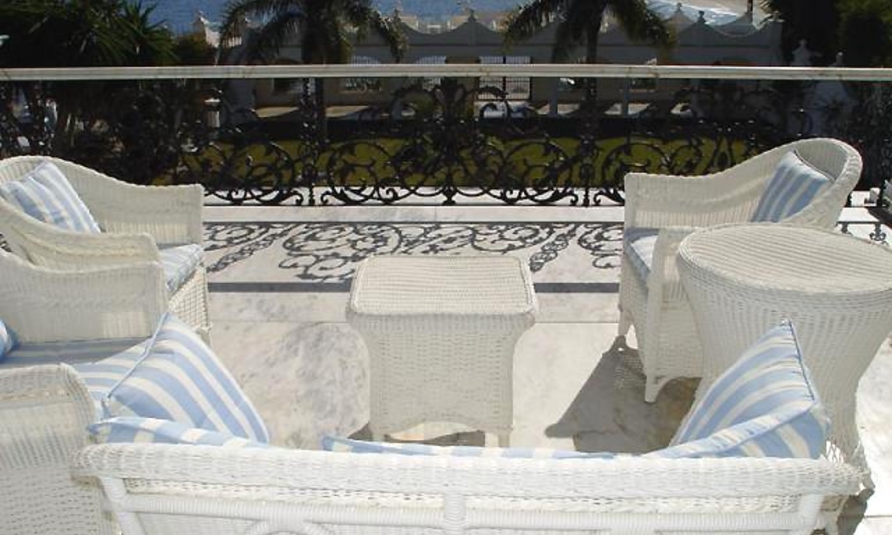 Villa prestigieuse en première ligne de plage à vendre, Puerto Banús - Marbella 6