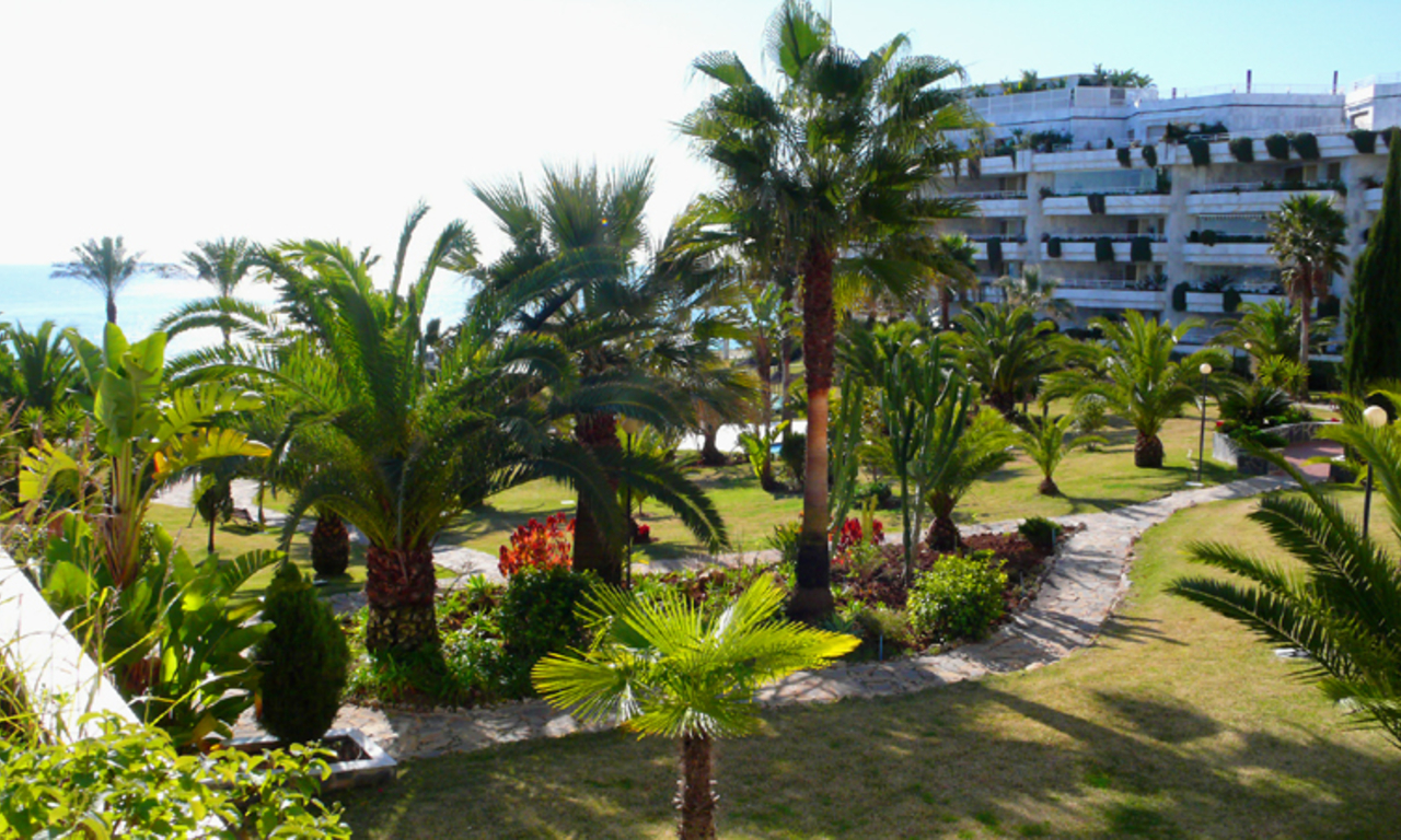 Appartement en première ligne de plage à vendre, Mille d' Or, Marbella 0