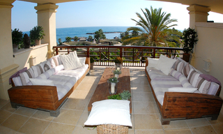 Appartement de plage luxueux à vendre à Puerto Banús - Marbella 0