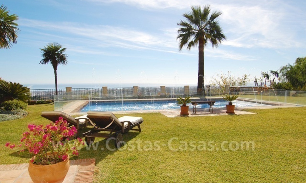 Villa exclusive à vendre avec des vues spéctaculaires, située dans un complexe fermé prestigieux dans la zone de Marbella - Benahavis 6