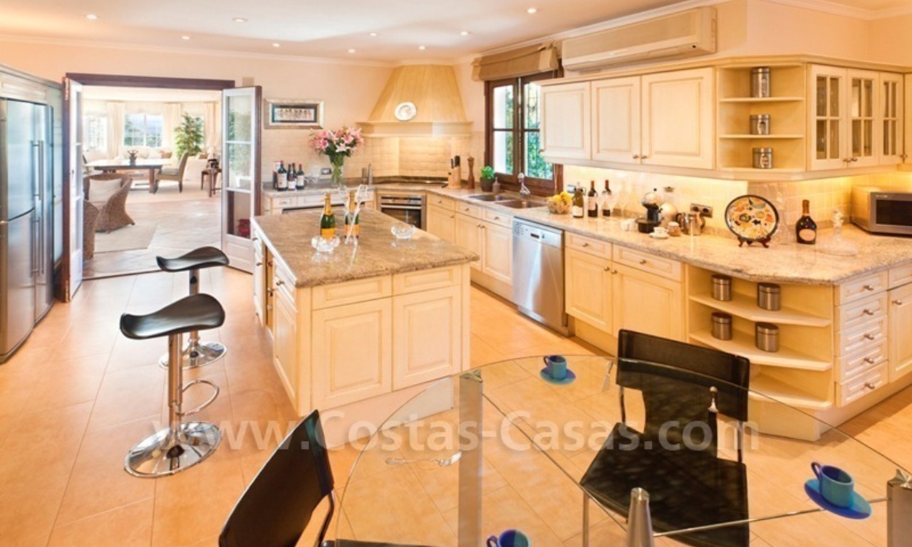 Villa exclusive à vendre avec des vues spéctaculaires, située dans un complexe fermé prestigieux dans la zone de Marbella - Benahavis 29