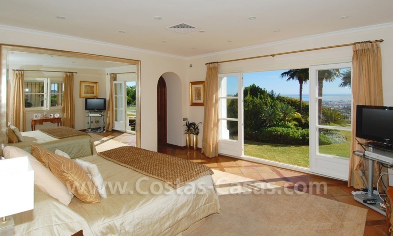 Villa exclusive à vendre avec des vues spéctaculaires, située dans un complexe fermé prestigieux dans la zone de Marbella - Benahavis 21