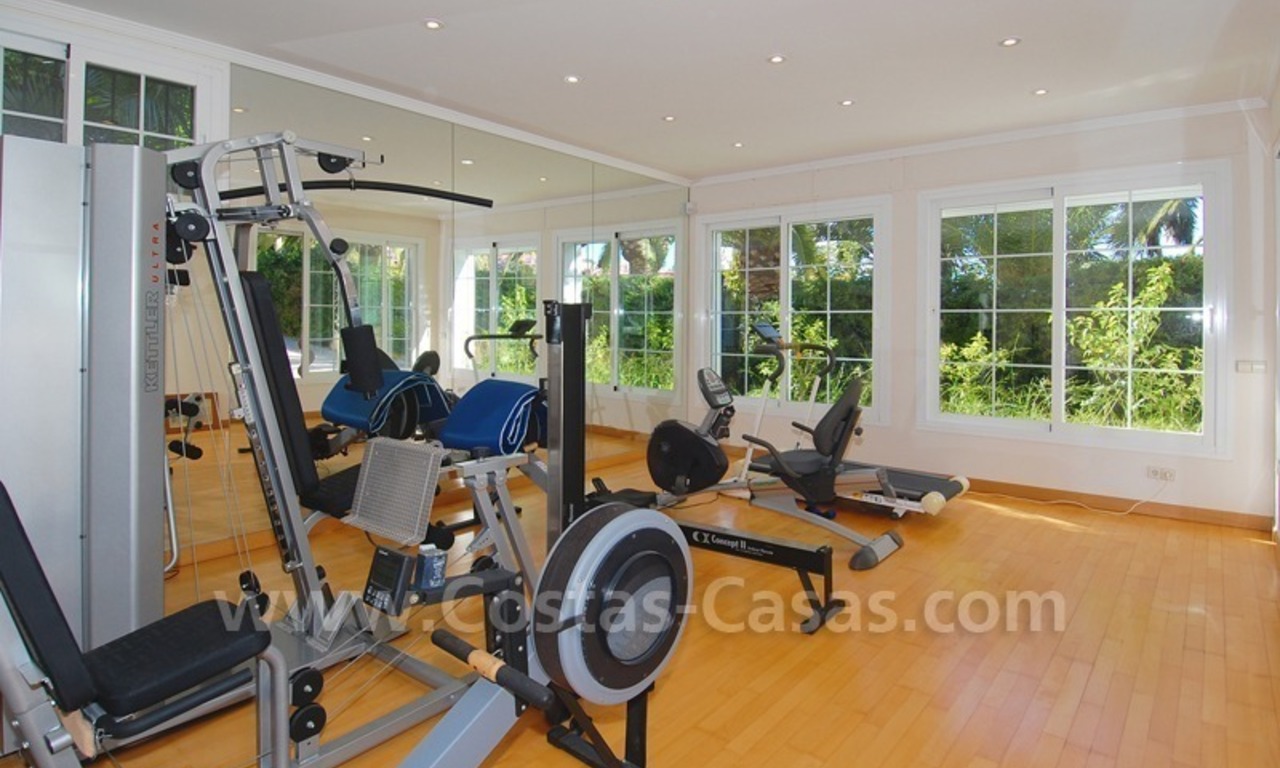 Villa exclusive à vendre avec des vues spéctaculaires, située dans un complexe fermé prestigieux dans la zone de Marbella - Benahavis 28