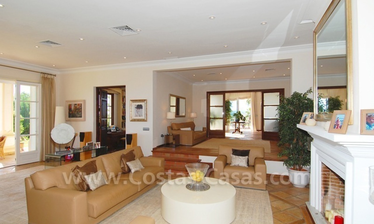 Villa exclusive à vendre avec des vues spéctaculaires, située dans un complexe fermé prestigieux dans la zone de Marbella - Benahavis 17
