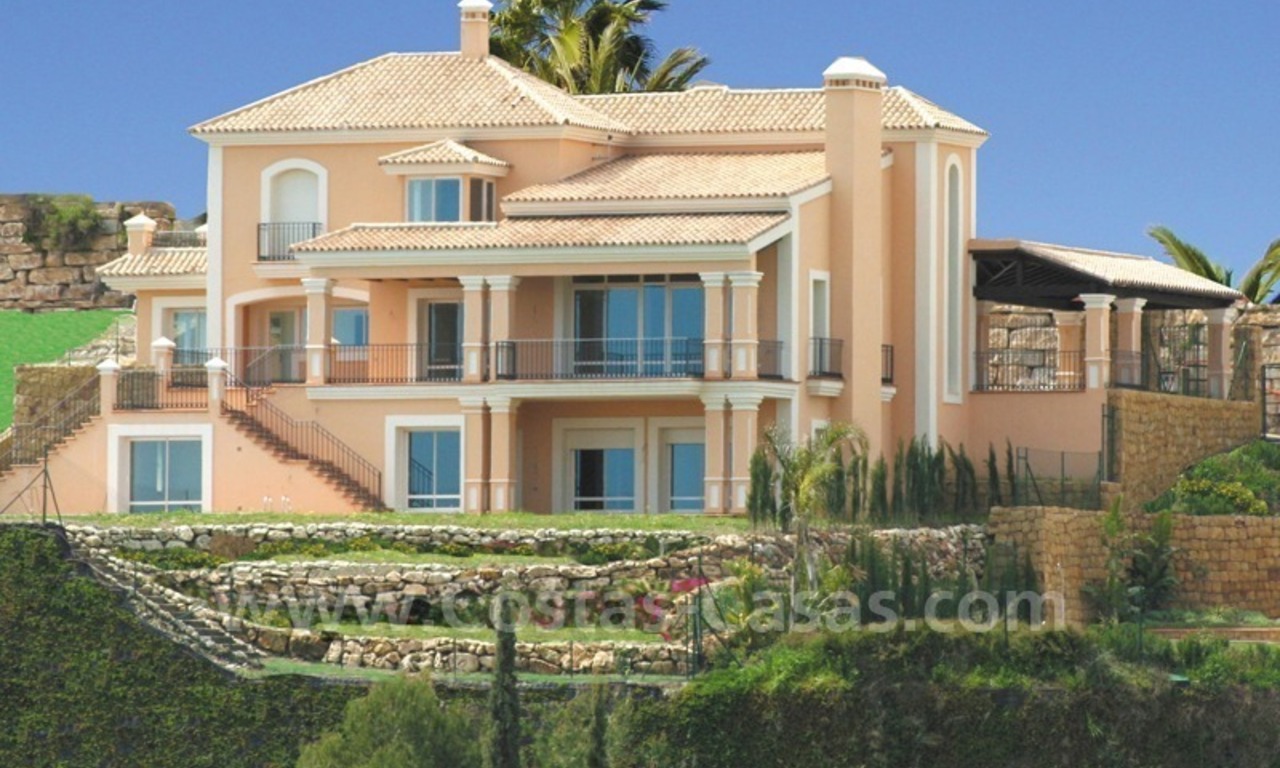 Villa de luxe à vendre en première ligne de golf à Marbella - Benahavis avec des vues magnifiques de la mer, du golf et des montagnes 1