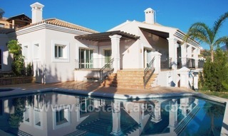 Villa de luxe en première ligne de golf à vendre à Marbella - Benahavis avec des vues spéctaculaires sur la mer, le golf et les montagnes 3