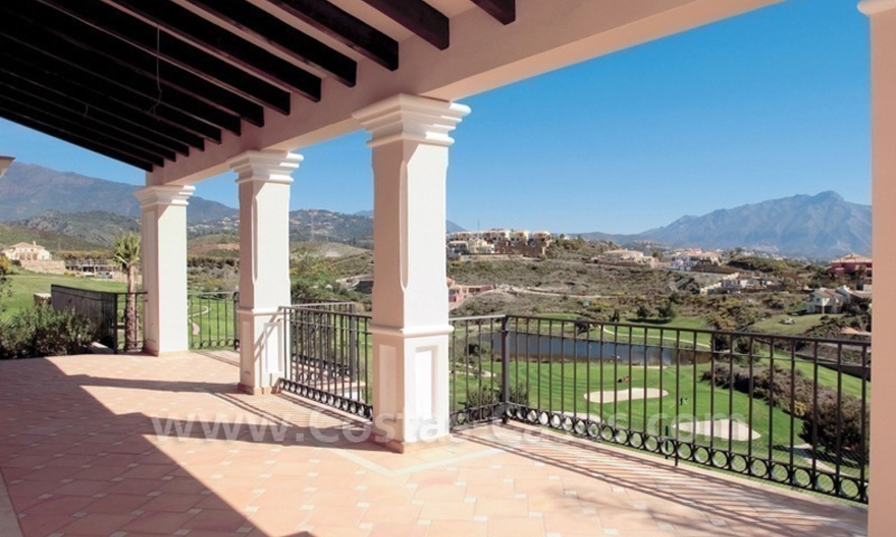 Villa de luxe en première ligne de golf à vendre à Marbella - Benahavis avec des vues spéctaculaires sur la mer, le golf et les montagnes 5