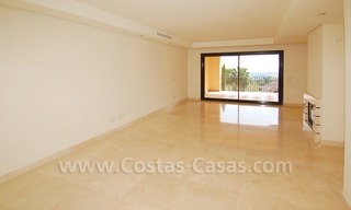Appartement de luxe moderne à vendre avec des vues spéctaculaires sur un complexe de golf à Marbella sur la Costa del Sol 7
