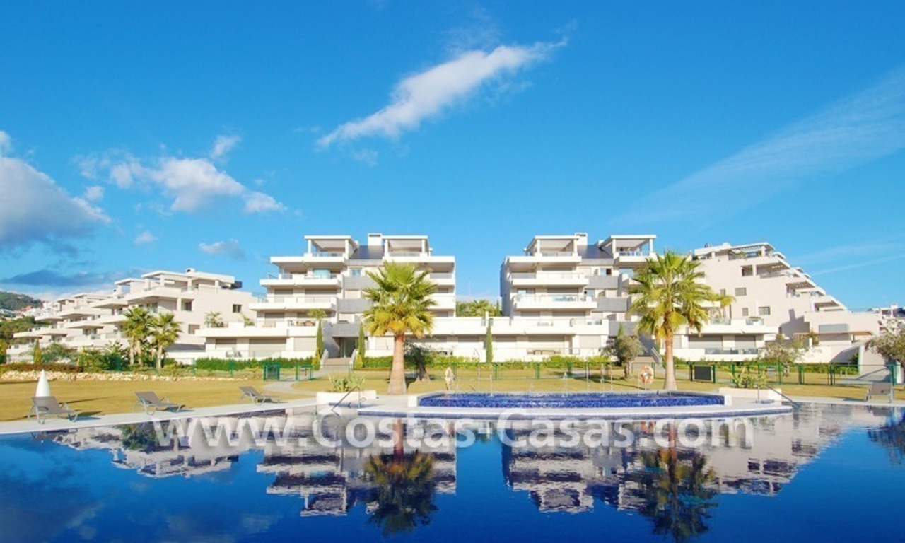 Appartements luxueux et modernes de golf avec vue sur mer à vendre dans la région de Marbella - Benahavis 0