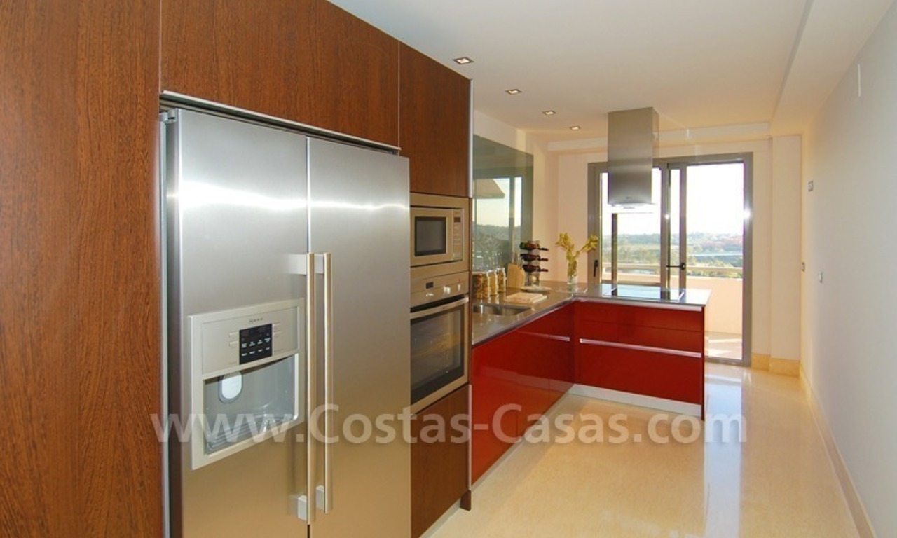Opportunité! Penthouse de luxe de style moderne à vendre dans la zone de Marbella - Benahavis sur la Costa del Sol 14