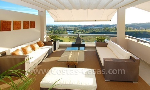 Opportunité! Penthouse de luxe de style moderne à vendre dans la zone de Marbella - Benahavis sur la Costa del Sol 