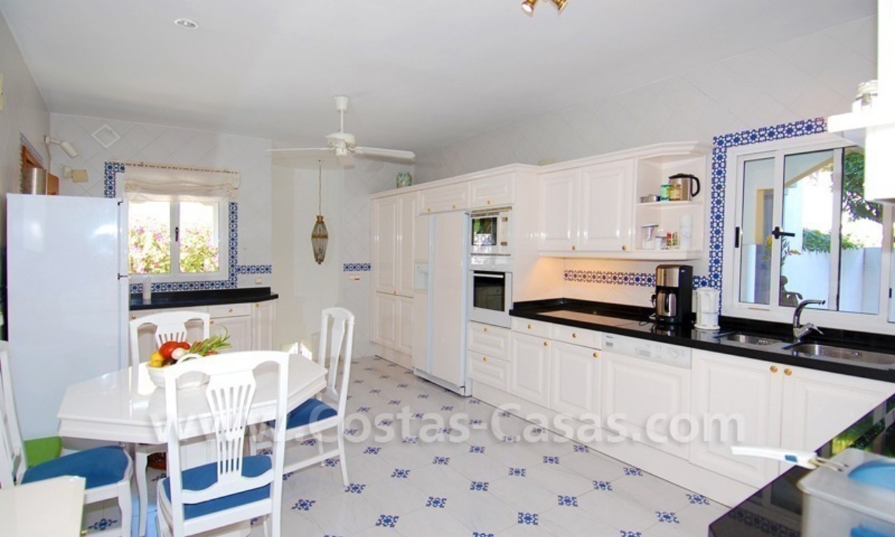 Villa à vendre près de la plage dans la zone de Marbella - Estepona 15