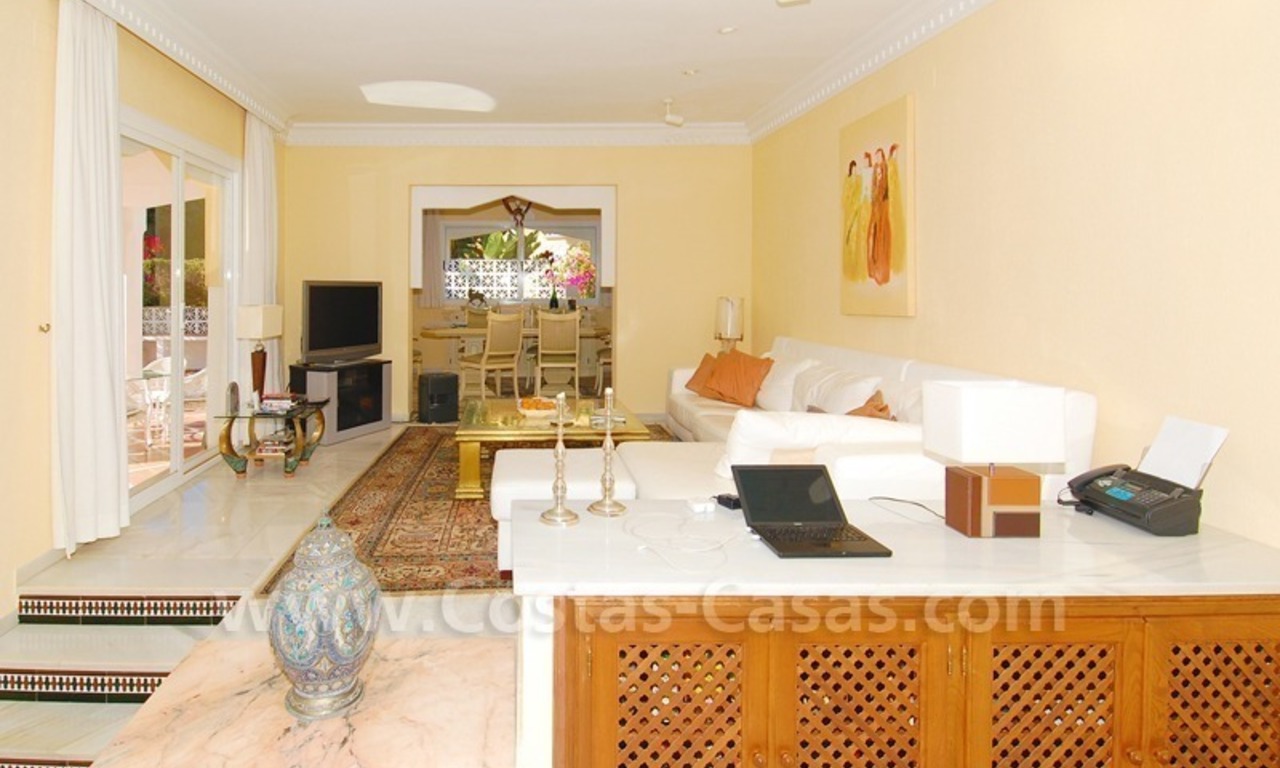 Villa à vendre près de la plage dans la zone de Marbella - Estepona 10