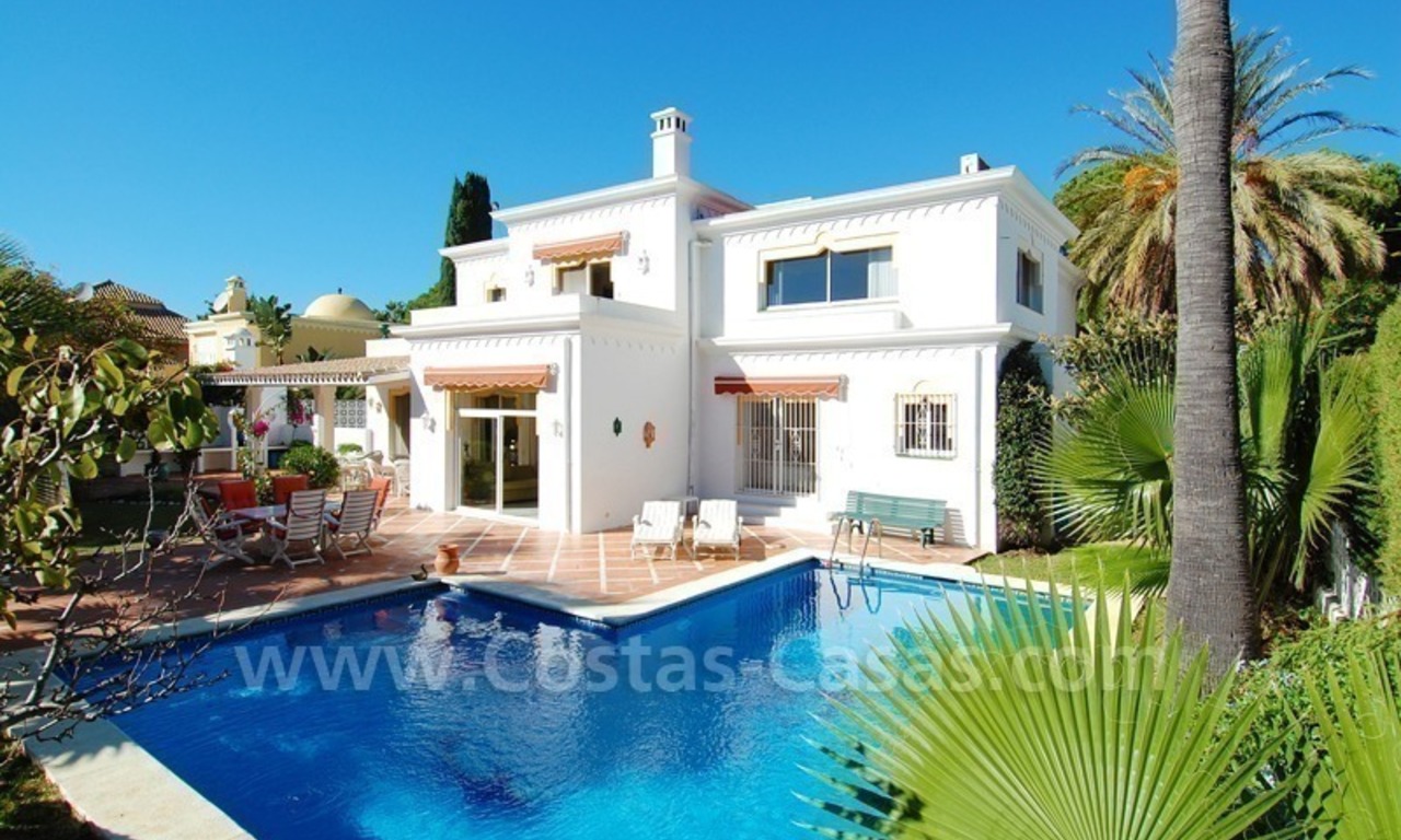 Villa à vendre près de la plage dans la zone de Marbella - Estepona 0