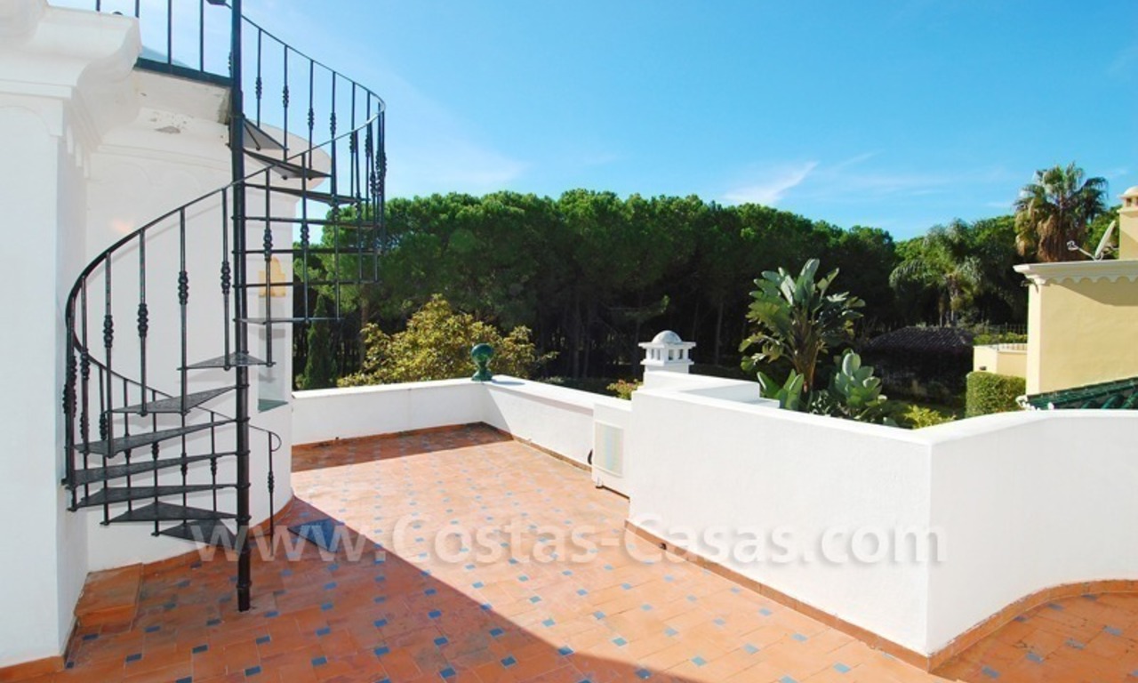 Villa à vendre près de la plage dans la zone de Marbella - Estepona 4