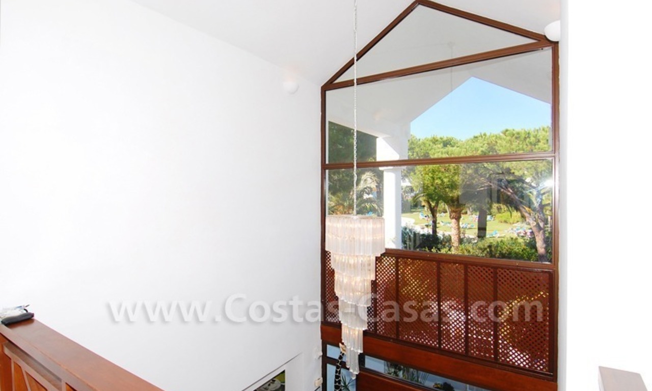 Villa moderne à vendre, près de la plage, dans la zone entre Marbella et Estepona 13