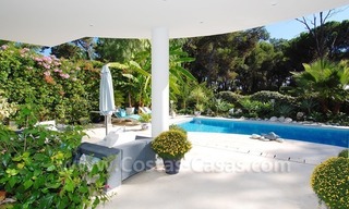 Villa moderne à vendre, près de la plage, dans la zone entre Marbella et Estepona 7