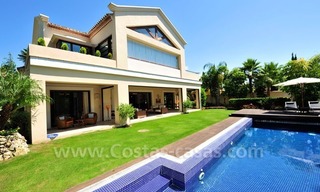 Villa exclusive à vendre, près de la plage sur la Mille d' Or à Marbella 1