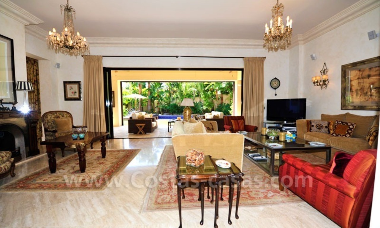 Villa exclusive à vendre, près de la plage sur la Mille d' Or à Marbella 14