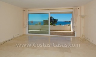 Appartement de plage et penthouse à vendre, première ligne de plage dans la nouvelle Mille d' Or, Marbella - Estepona 9