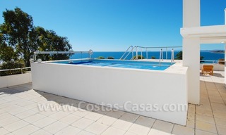 Appartement de plage et penthouse à vendre, première ligne de plage dans la nouvelle Mille d' Or, Marbella - Estepona 8