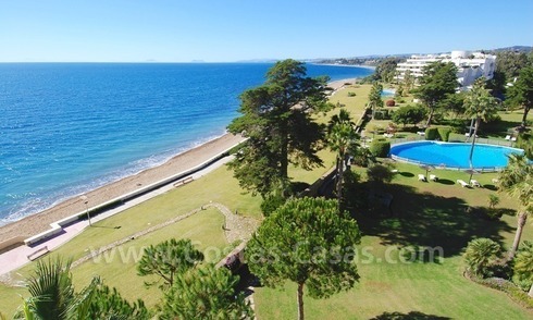 Appartement de plage et penthouse à vendre, première ligne de plage dans la nouvelle Mille d' Or, Marbella - Estepona 