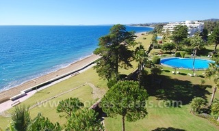 Appartement de plage et penthouse à vendre, première ligne de plage dans la nouvelle Mille d' Or, Marbella - Estepona 0