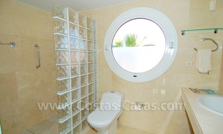 Appartement de plage et penthouse à vendre, première ligne de plage dans la nouvelle Mille d' Or, Marbella - Estepona 16