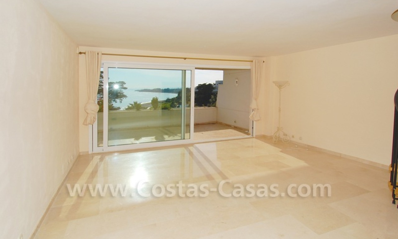 Appartement de plage et penthouse à vendre, première ligne de plage dans la nouvelle Mille d' Or, Marbella - Estepona 10