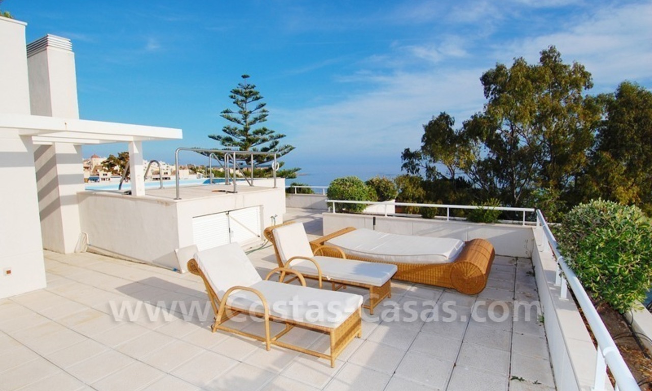 Appartement de plage et penthouse à vendre, première ligne de plage dans la nouvelle Mille d' Or, Marbella - Estepona 17