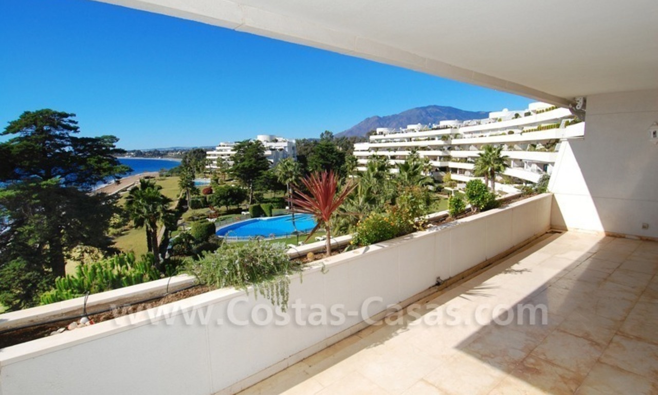 Appartement de plage et penthouse à vendre, première ligne de plage dans la nouvelle Mille d' Or, Marbella - Estepona 5