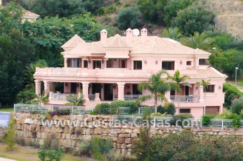 Grande mansion exclusive en première ligne de golf à vendre à Marbella - Benahavis