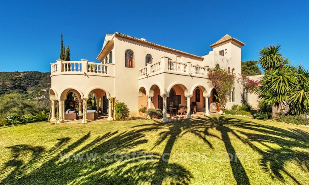 Grande villa de style classique à vendre à El Madroñal, Benahavis - Marbella 22030