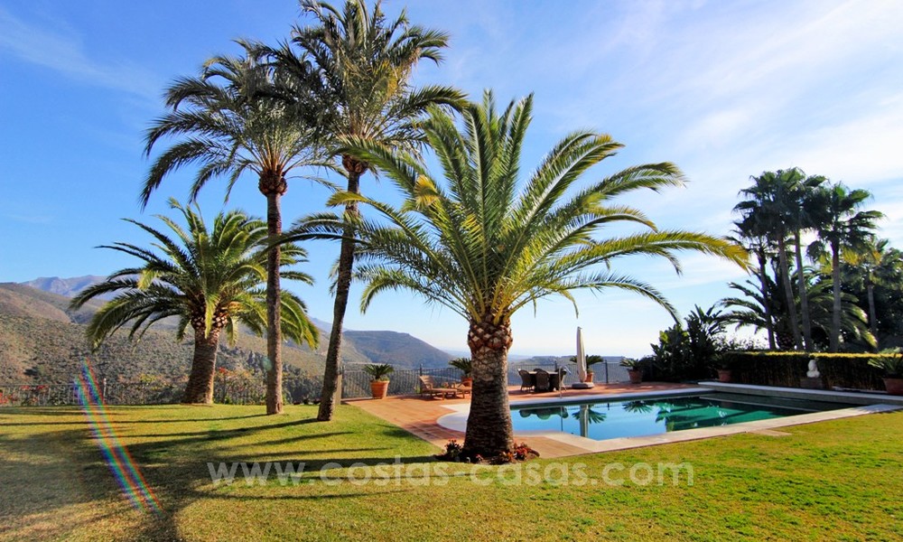 Grande villa de style classique à vendre à El Madroñal, Benahavis - Marbella 22031